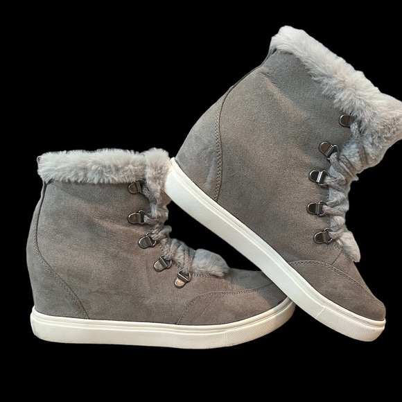 Booties - Picture 2 of 9